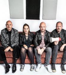 Chasing Mavericks + Øçtå Chasing Mavericks + Øçtå