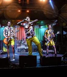 AIRPLANE (BE) + Baby Belushi AIRPLANE (BE) + Baby Belushi